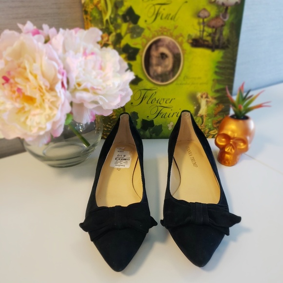 Ivanka Trump Shoes - IVANCA TRUMP sued flats